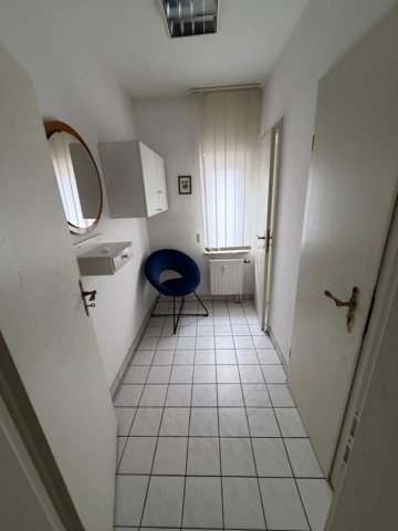 k-WC-Anlage Reisebüro im OG